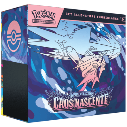 Pokémon Set Allenatore Fuoriclasse Caos Nascente ITA